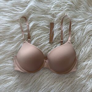 Skims Fits Everybody T-shirt Bra Clay Size 32B
